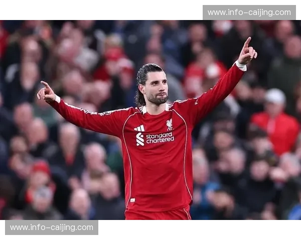 索博斯洛伊任意球世界波 却因最后时刻拉拽染红功过相抵